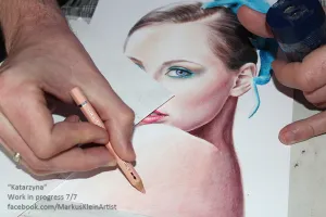 "Katarzyna" WIP 7/7: Finishing her shoulder with many cross-hatching layers