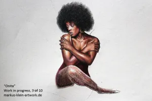 Onita WIP 3/10: I've finished most of her upper body, now working down her legs. As always I'm starting with a rough shading, and then I refine it in many layers until I have a very fine texture.